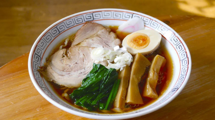 チャーシューが大きいラーメン