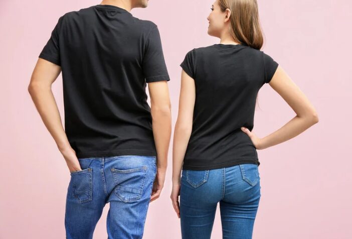 男性と女性の後ろ姿